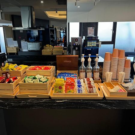 Hub Hotel - Songshan Airport Branch تايبيه المظهر الخارجي الصورة